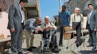 Ataşehir Belediyesi Dolandırılan Yaşlı Adama El Uzattı