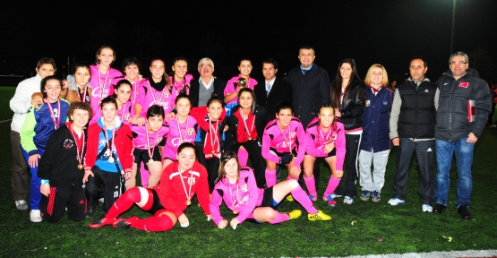 Yıldız ve Genç Kız Futbol Türkiye Şampiyonları Belirlendi