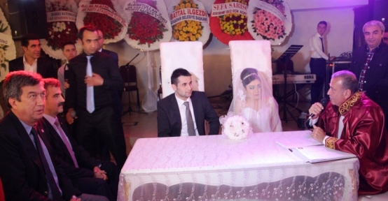 Ataşehir’in Siyasetçilerini Buluşturan Düğün